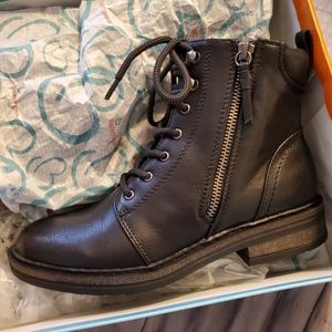 Baretraps Boots Size 6.5 Brand New.